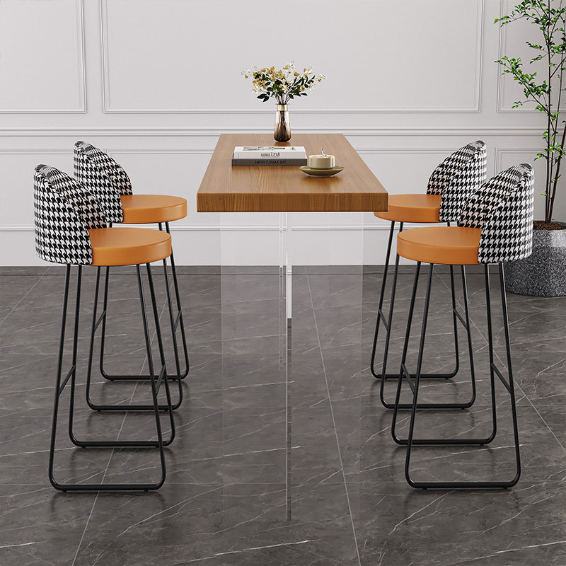 İskandinav Akrilik Yüzer Masif - Tables incelemesi ve fiyatı